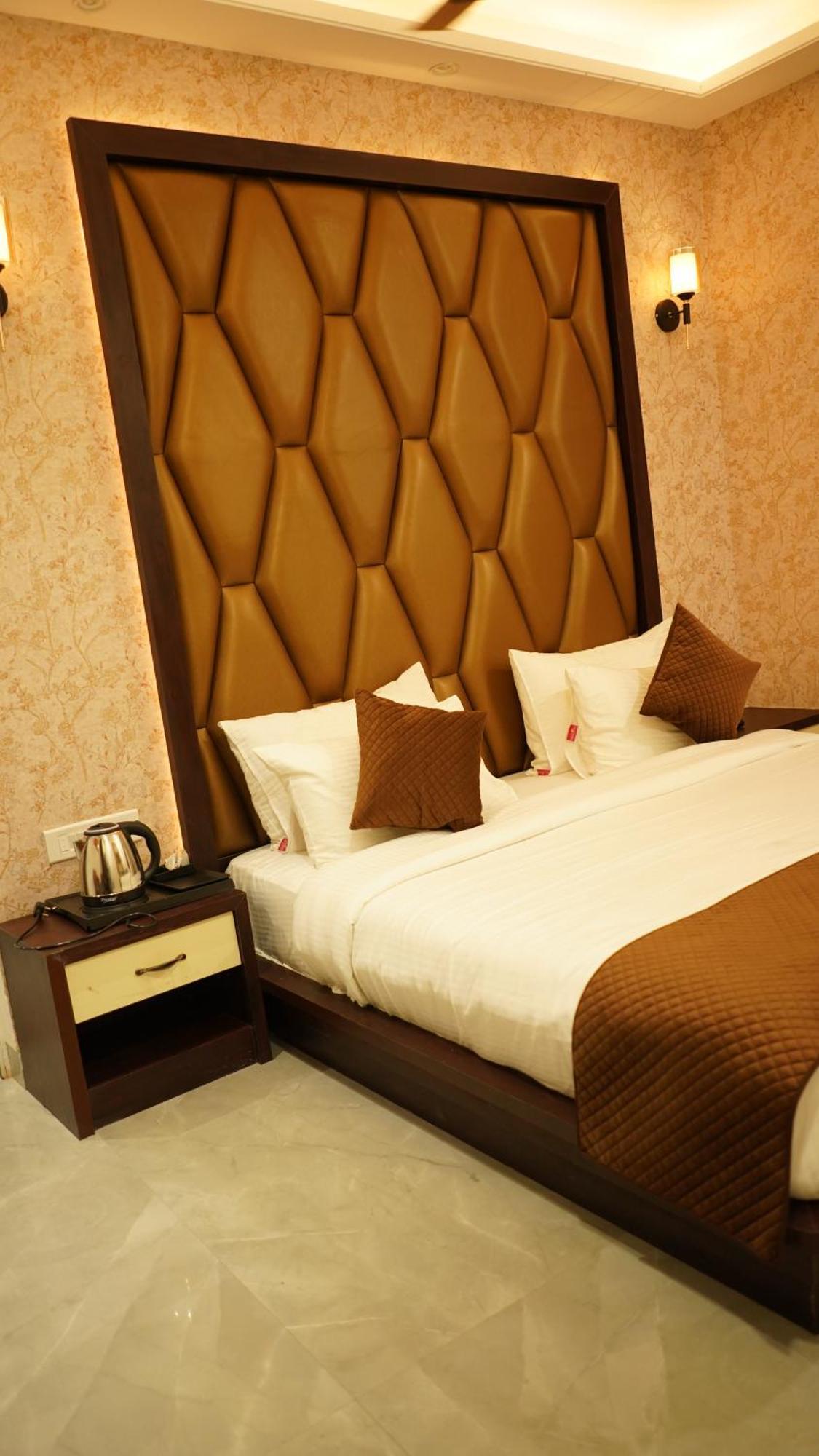Hotel Silver Pearl Alīgarh المظهر الخارجي الصورة