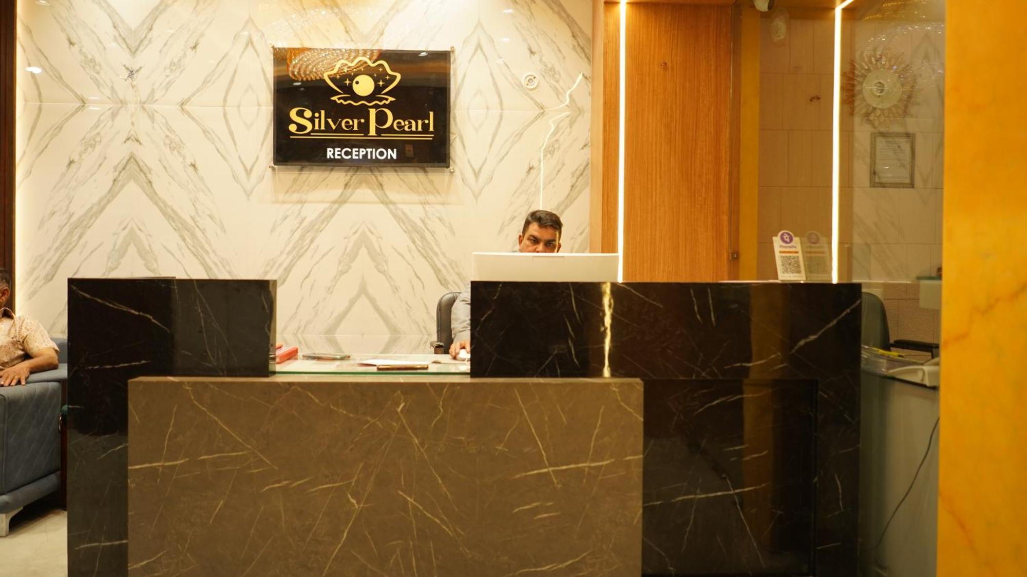 Hotel Silver Pearl Alīgarh المظهر الخارجي الصورة