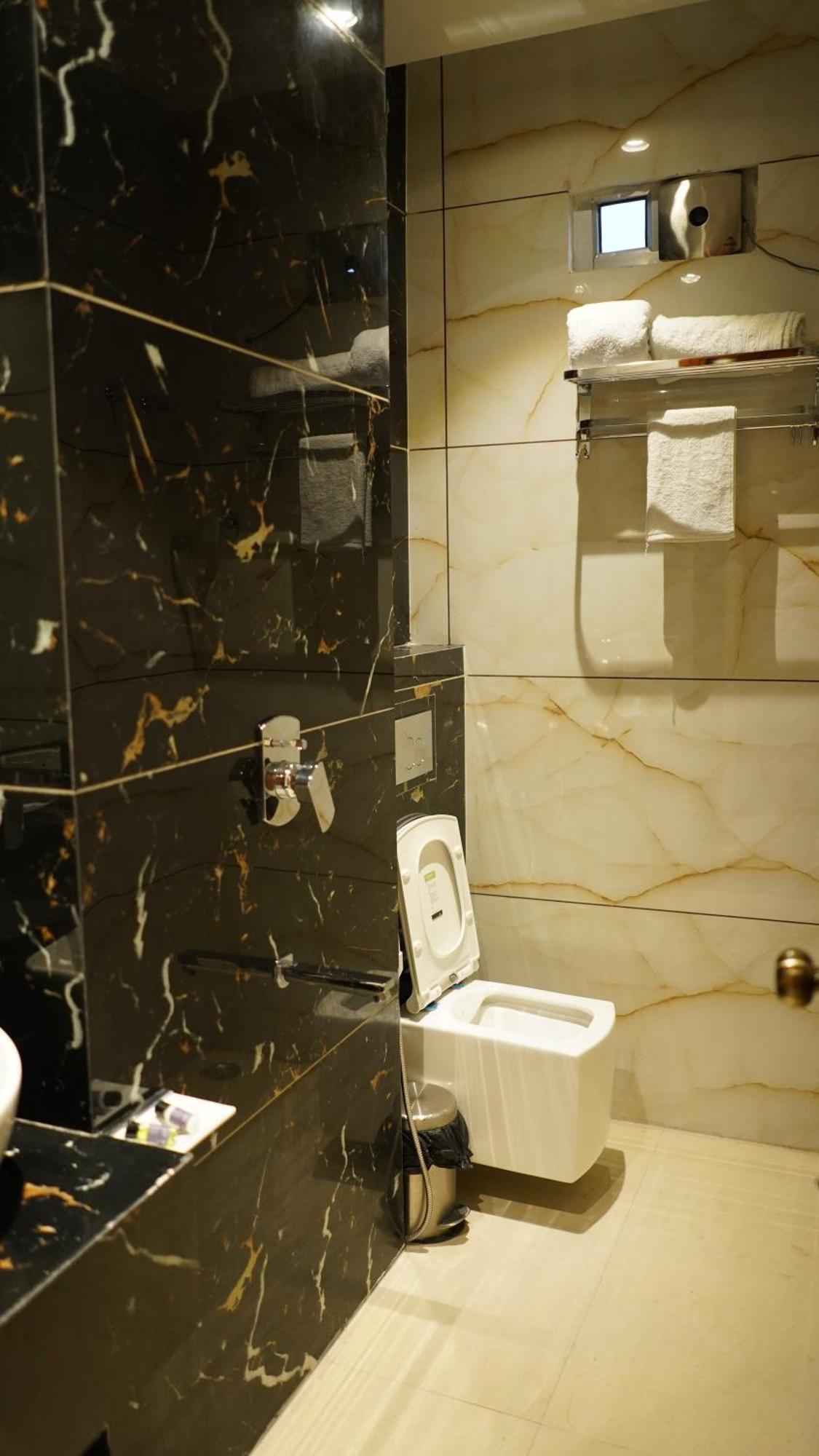 Hotel Silver Pearl Alīgarh المظهر الخارجي الصورة